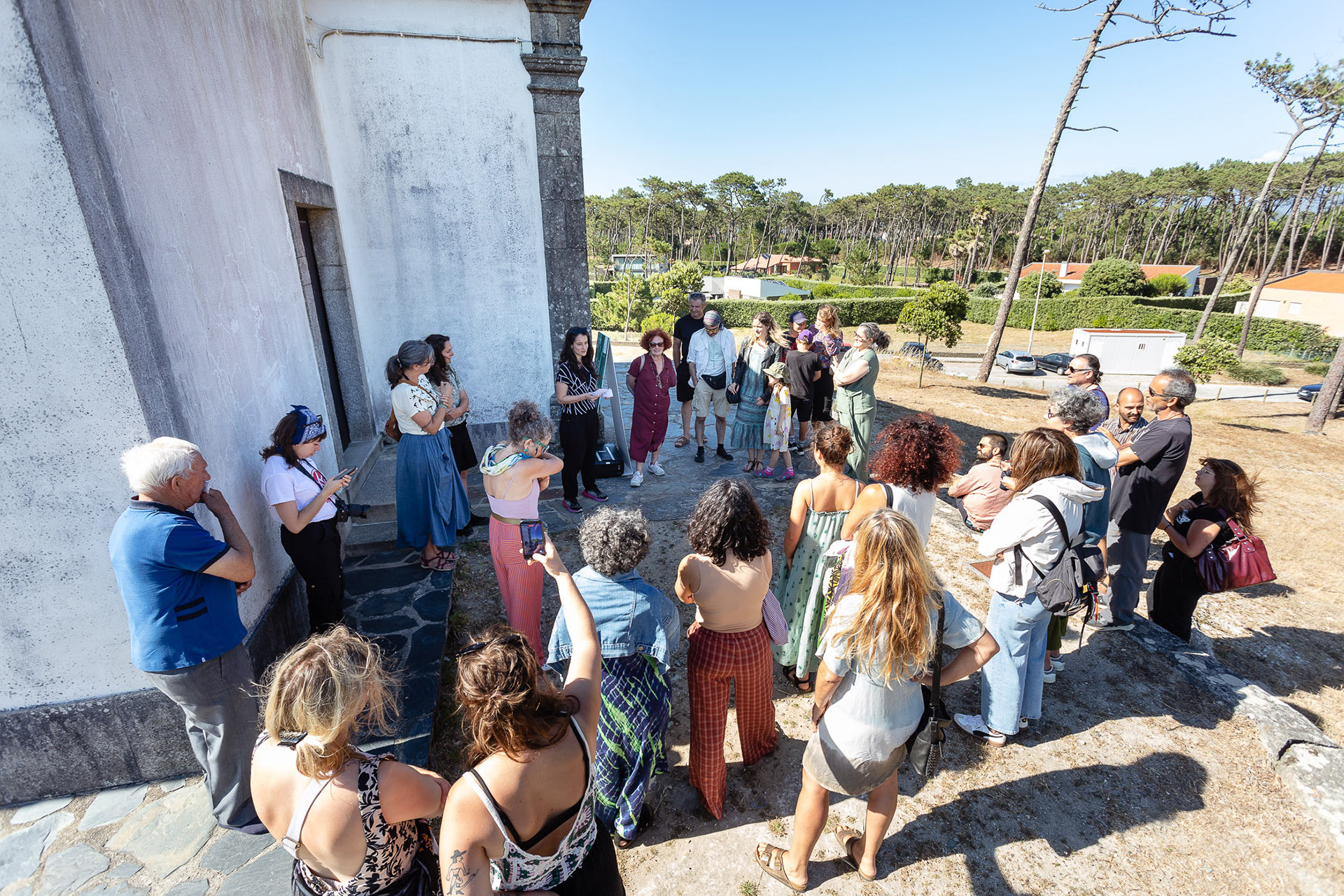 Photo 1 of the O Fio da Água performative intervention